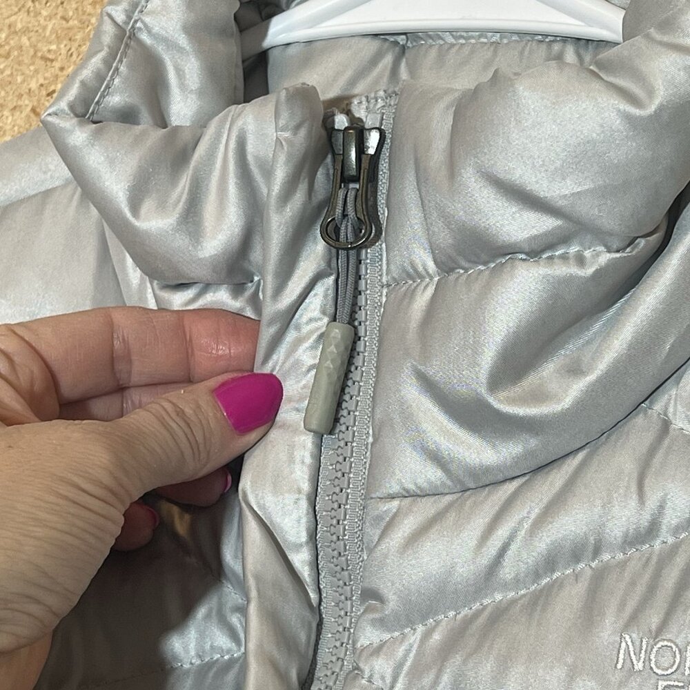The North Face Vest Women’s Size S 550 Goose Down Puffer Gray Full Zip Aconcagua - Picture 8 of 14